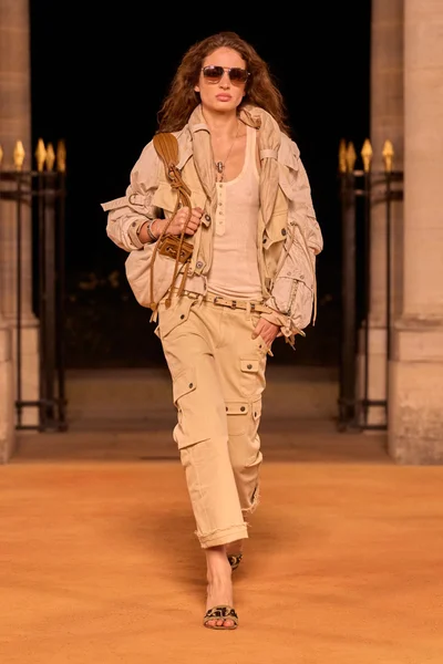 Look 13